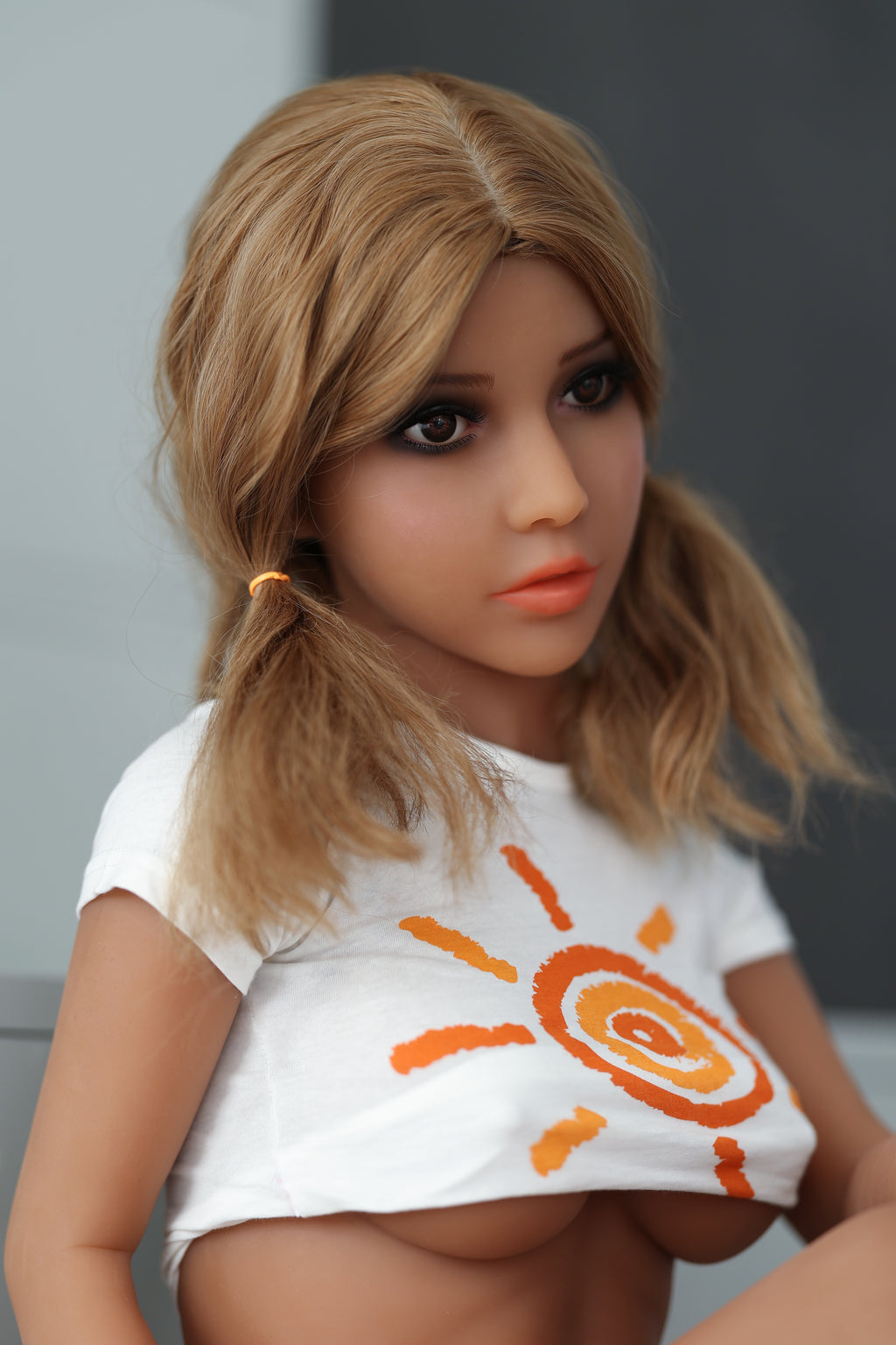 Beautiful doll with plump breasts and buttocks, slim face and slim body, realistic doll