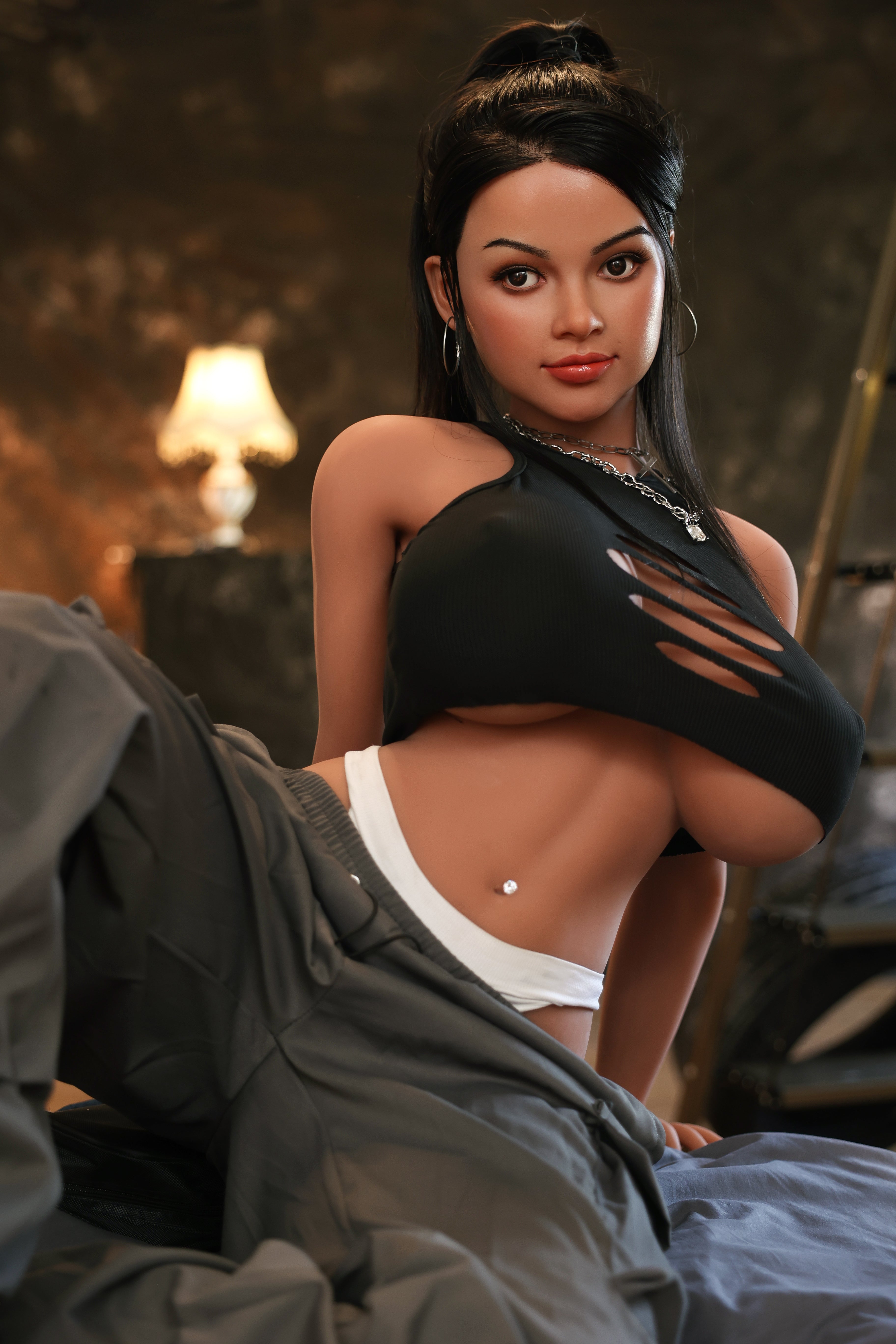 A doll with a slim body, perky hips, and plump breasts and buttocks, as well as a face-thinning realistic doll