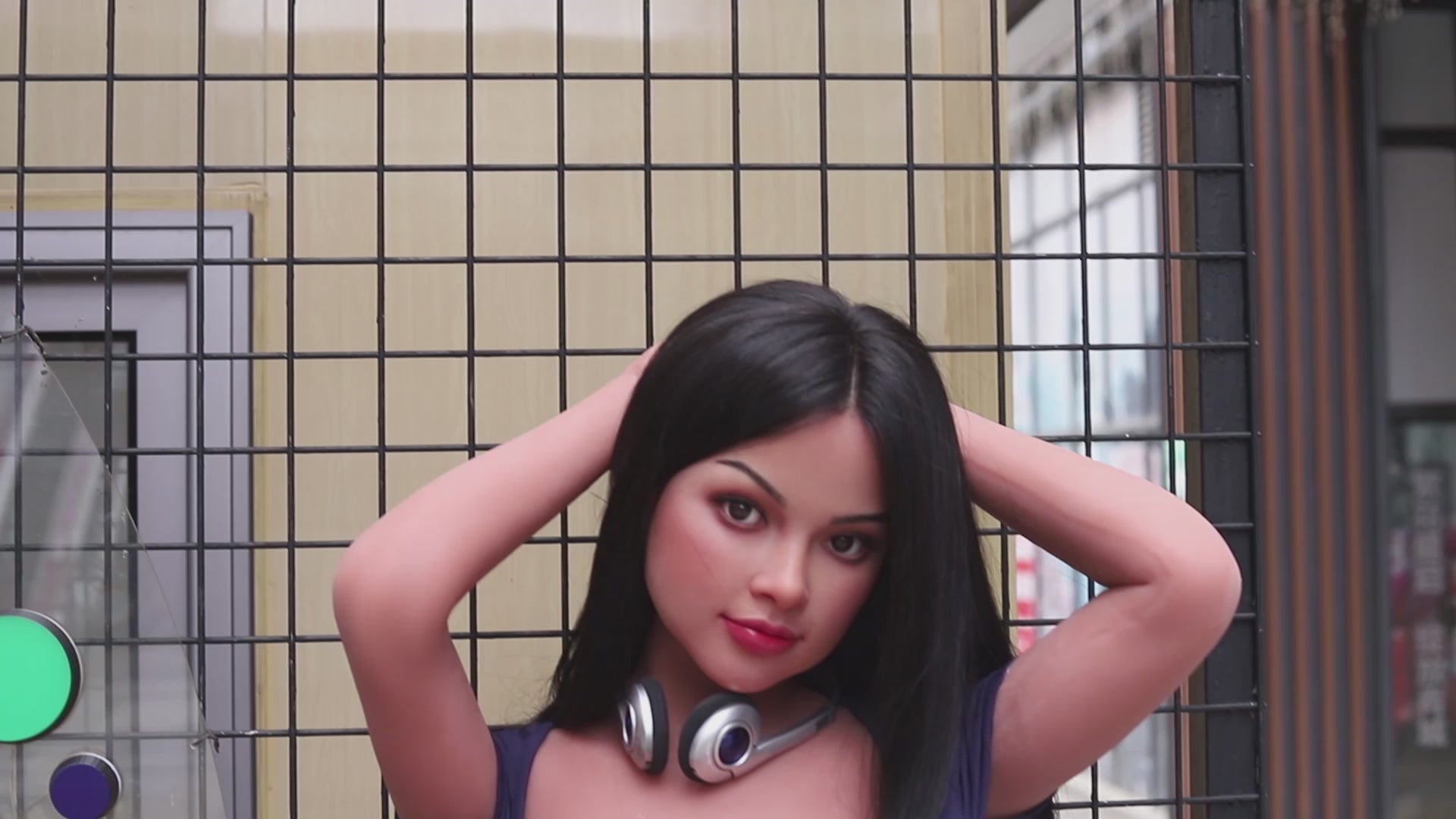 A doll with a slim body, perky hips, and plump breasts and buttocks, as well as a face-thinning realistic doll